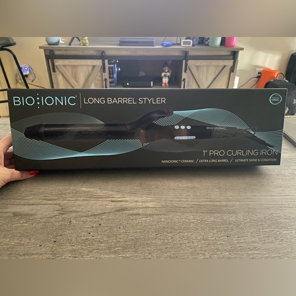 Bio Ionic Long Barrel Styler 1” Curling Iron - NEVER USED